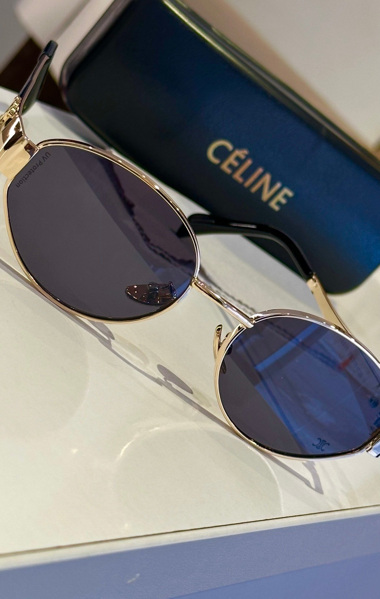 Lunettes de soleil Celinee - Collection Triomphe – Image 4